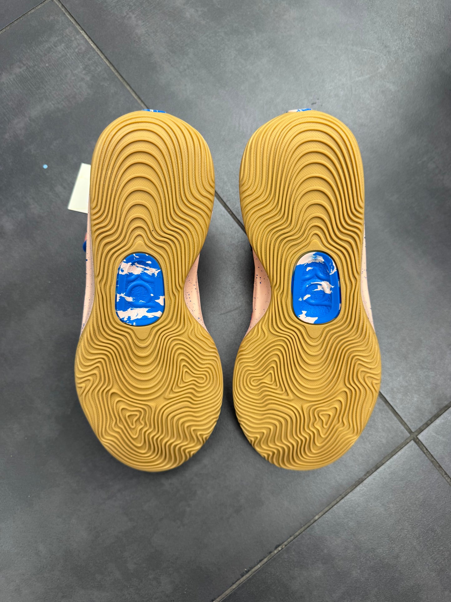 Nike KD18 "Atomic Pink" (PREOWNED)