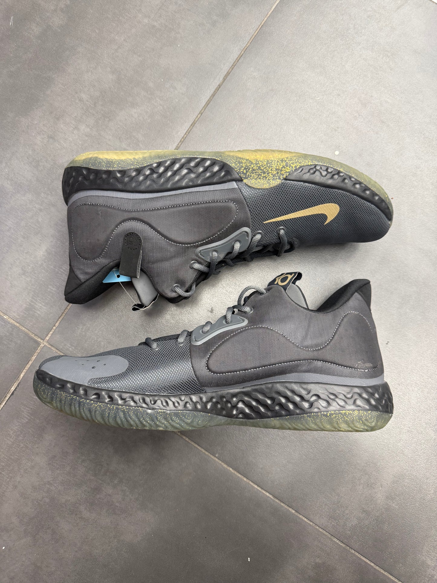 Nike KD Trey 5 VII "Dark Grey Metallic Gold" (PREOWNED)