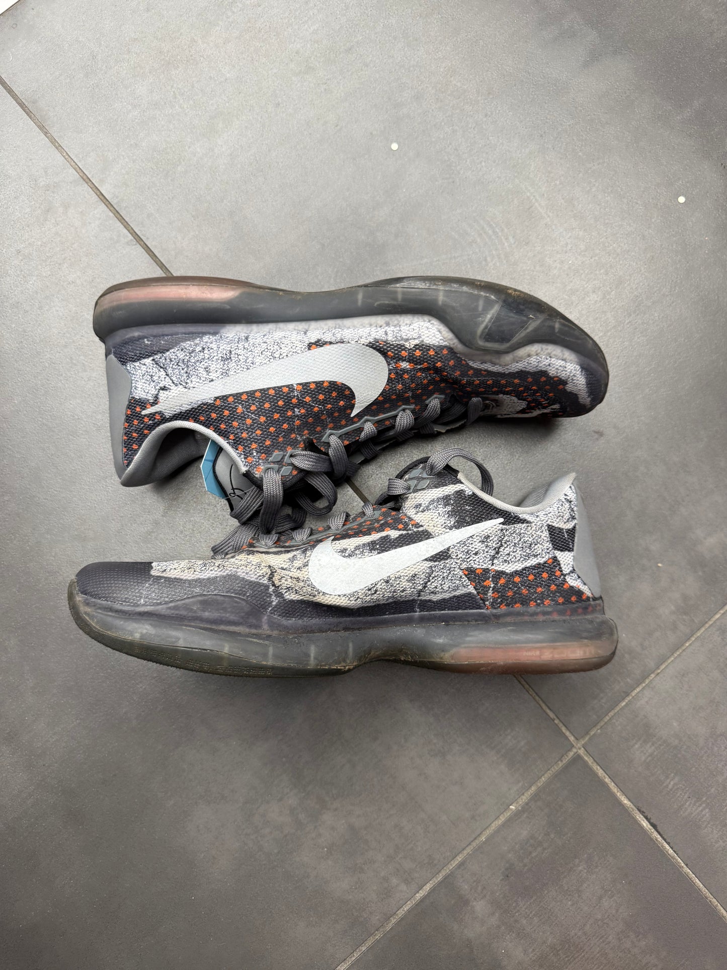 Nike Kobe 10 Low "Pain" (PREOWNED)