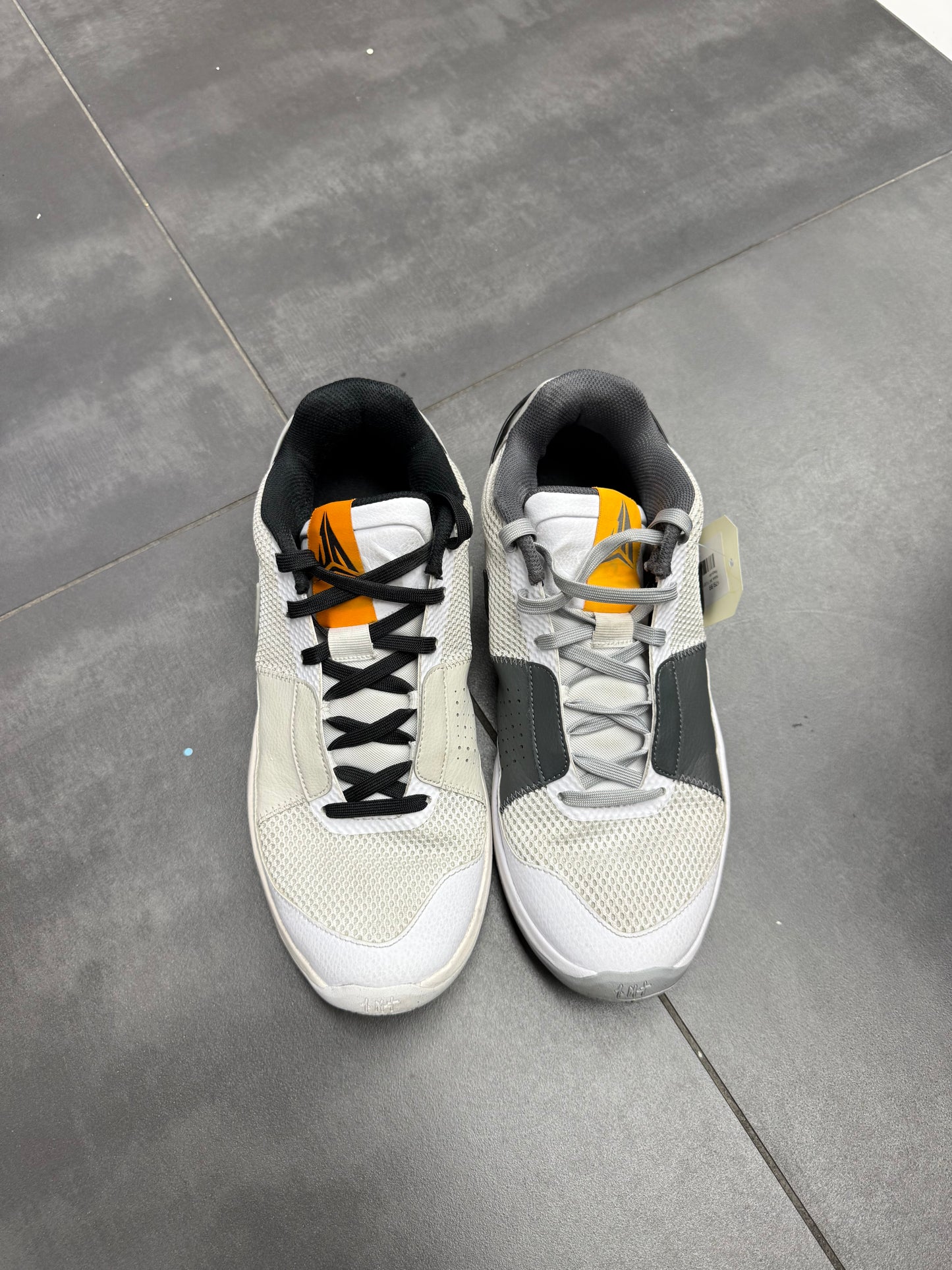 Nike JA 1 "Light Smoke Grey" (PREOWNED)