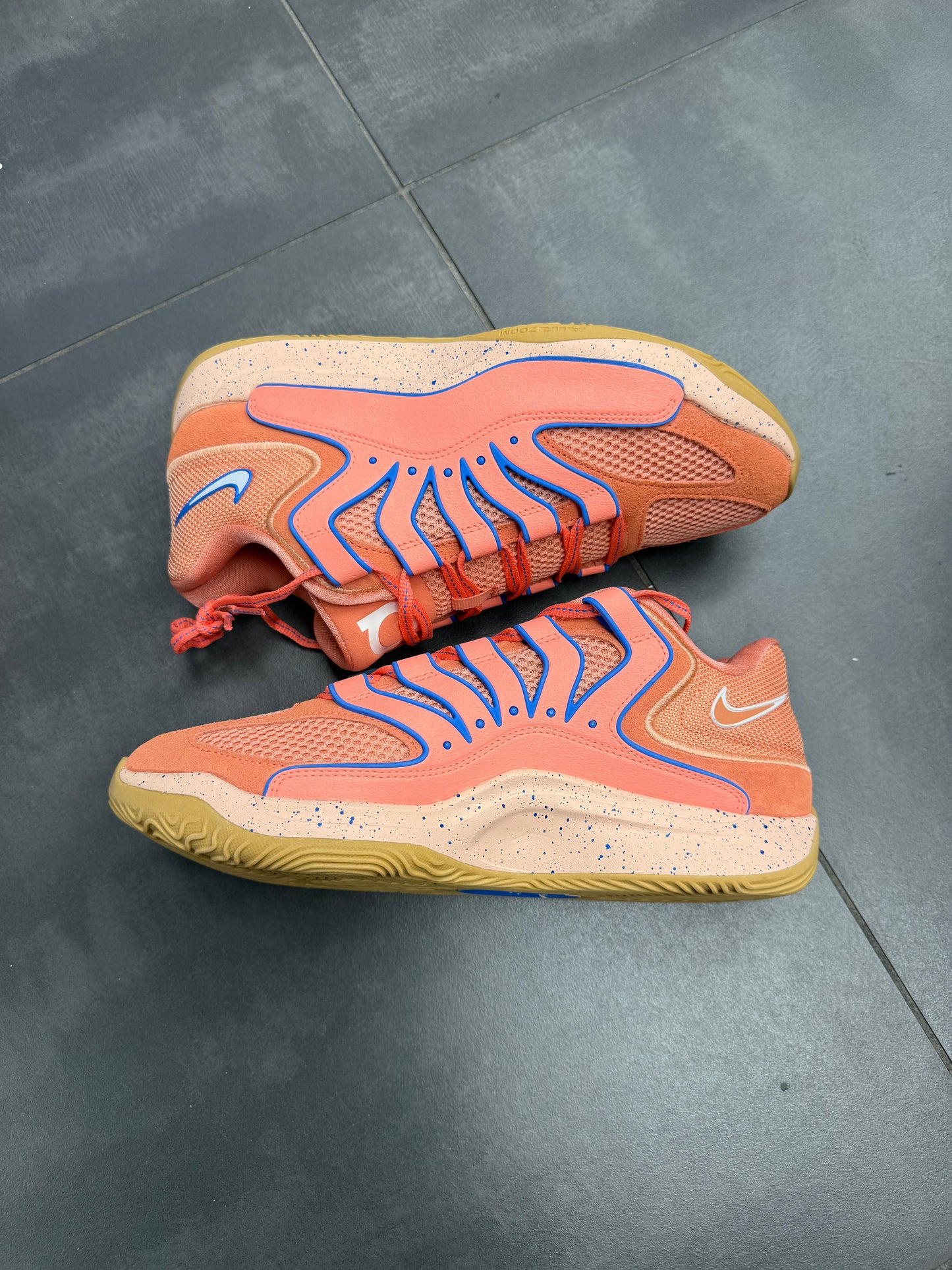 Nike KD18 "Atomic Pink" (PREOWNED)