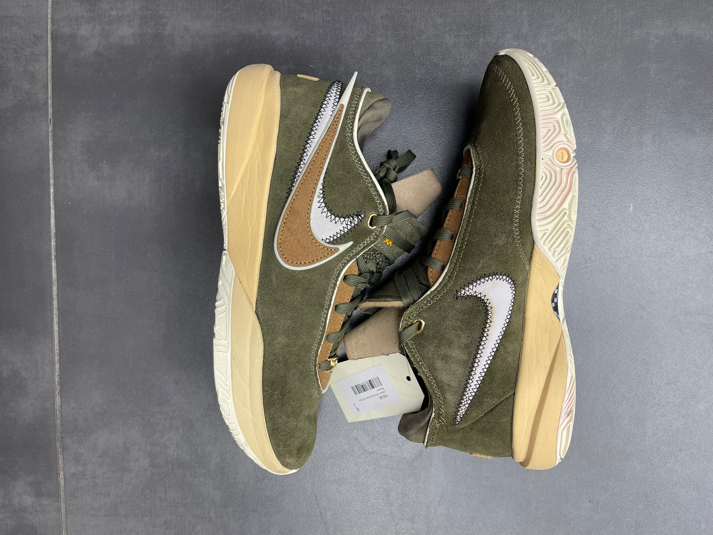 Nike Lebron 20 "Olive Green" (PREOWNED)